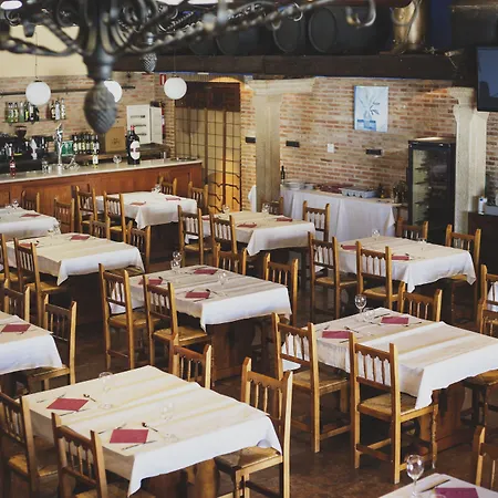 La Bodega 酒店 拉·阿尔穆尼亚·多纳·G