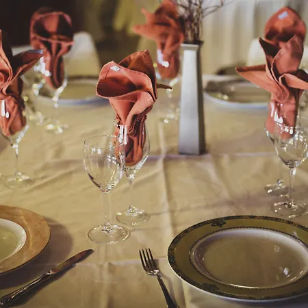 La Bodega 3* 拉·阿尔穆尼亚·多纳·G