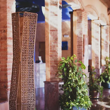 La Bodega 3* 拉·阿尔穆尼亚·多纳·G